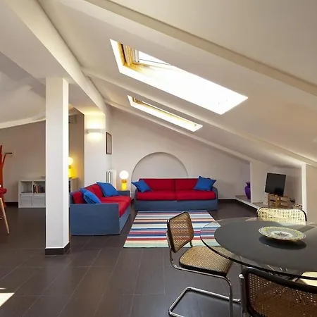 Apartment Incantevole Mansarda Al Centro Storico
