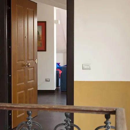 Incantevole Mansarda Al Centro Storico Apartment Naples
