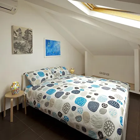 Appartement Incantevole Mansarda Al Centro Storico Napels