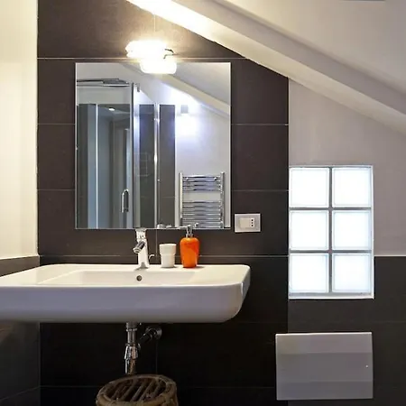 Appartement Incantevole Mansarda Al Centro Storico Napels