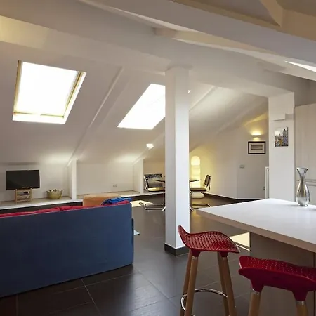 Appartement Incantevole Mansarda Al Centro Storico Napels